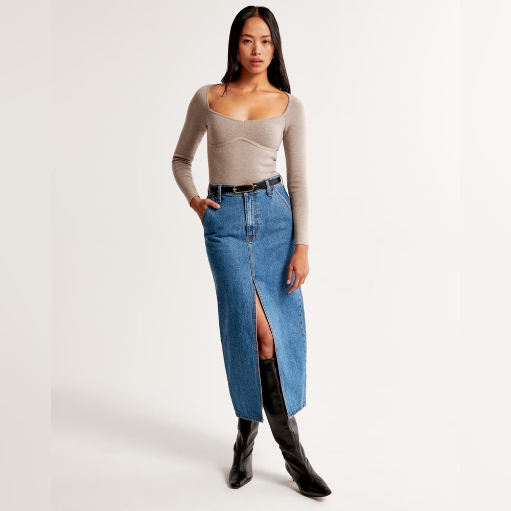 ABERCROMBIE Long sleeved sweetheart sweater bodysuit small light brown NWOT